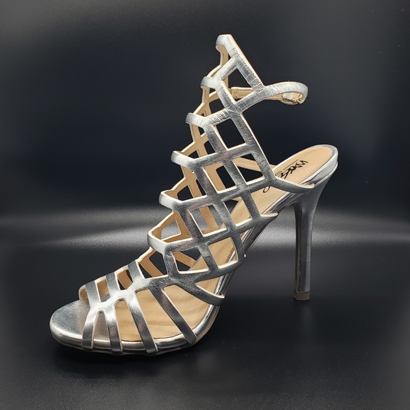 Mossimo Heels Silver - Picture 2 of 8